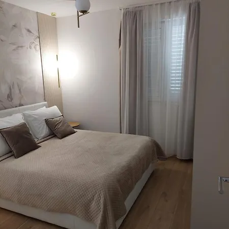 Sandra Solitudo Ii Apartment