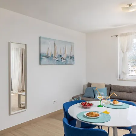 Sandra Solitudo Ii Apartment *