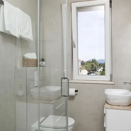 Sandra Solitudo Ii Appartement